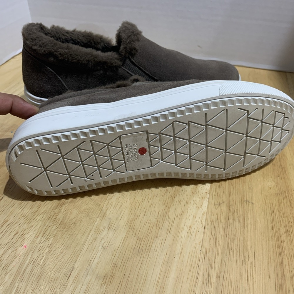 Blondo Gia Waterproof Dark Taupe Suede 6M Slip on Sneaker - Picture 6 of 8